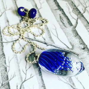 COLLECTION IMPLOSION PENDENTIF BLEU MARINE