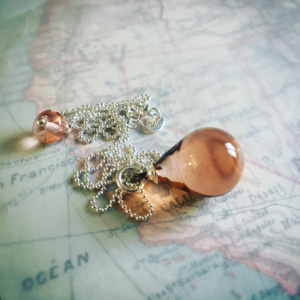 ROSE PECHE PENDENTIF GOUTTE