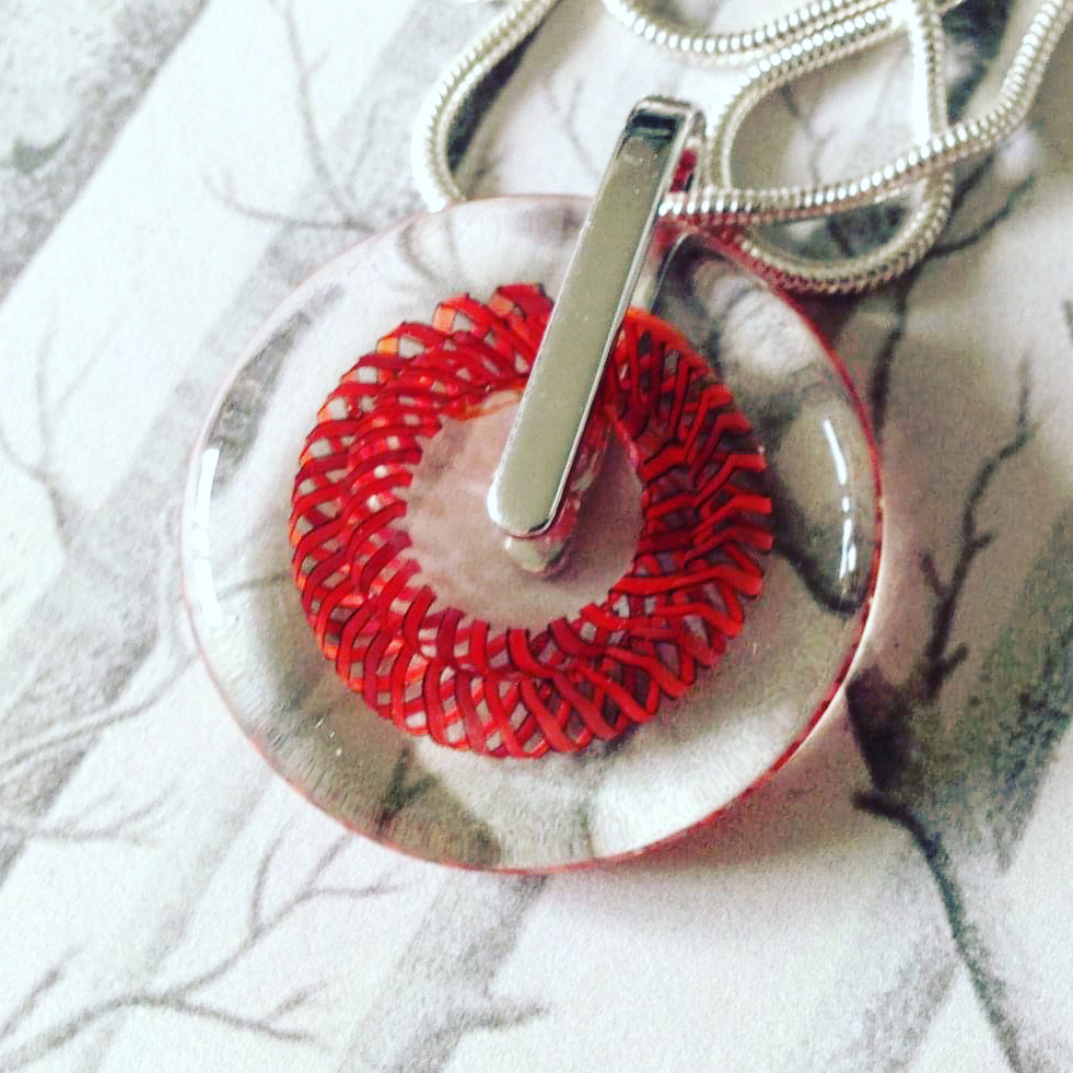 COLLIER TRICOT ARGENT ROUGE