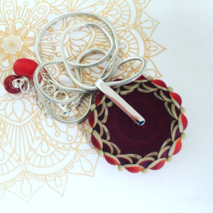 COLLECTION MANDALA COLLIER ROUGE