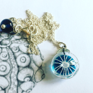 COLLECTION OURSIN BLEU ENCRE MINI PENDENTIF